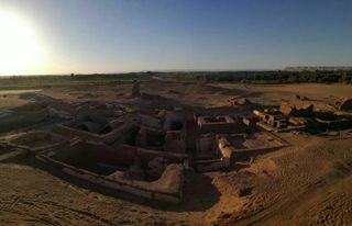 A series of Egyptian tombs dating back about 2,000 years, to the time when the Romans controlled Egypt, have been discovered at Bir esh-Shaghala in the Dakhla Oasis in Egypt.
