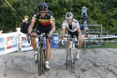 Nys and Albert tackle the sand in Neerpelt