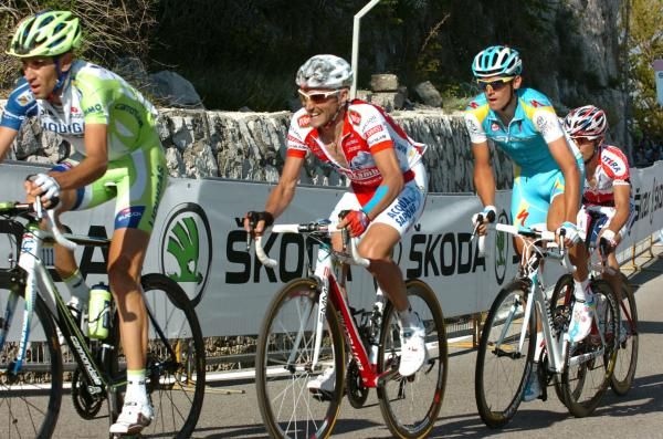 Stefano Garzelli (Acqua &amp; Sapone) goes deep to finish fourth