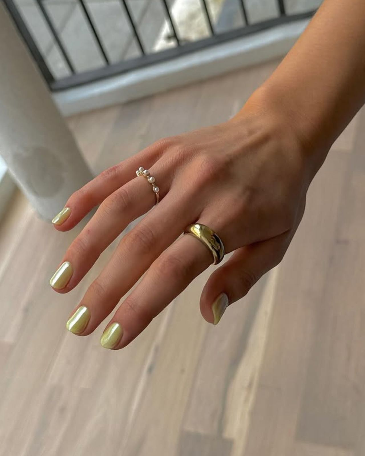 Chrome nails @studio.east_