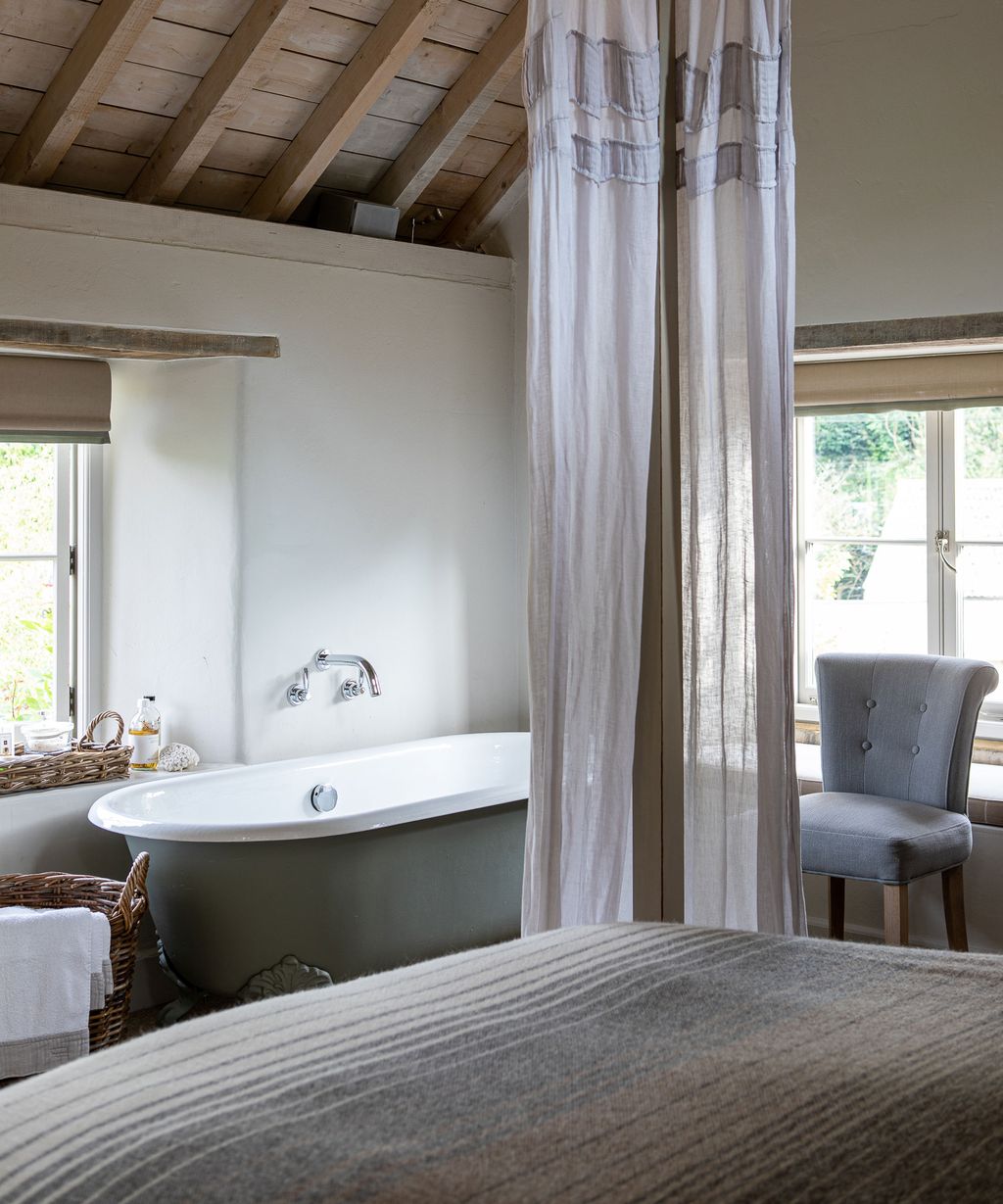 Master bedroom ideas with bath: 13 designs for a luxurious master suite ...
