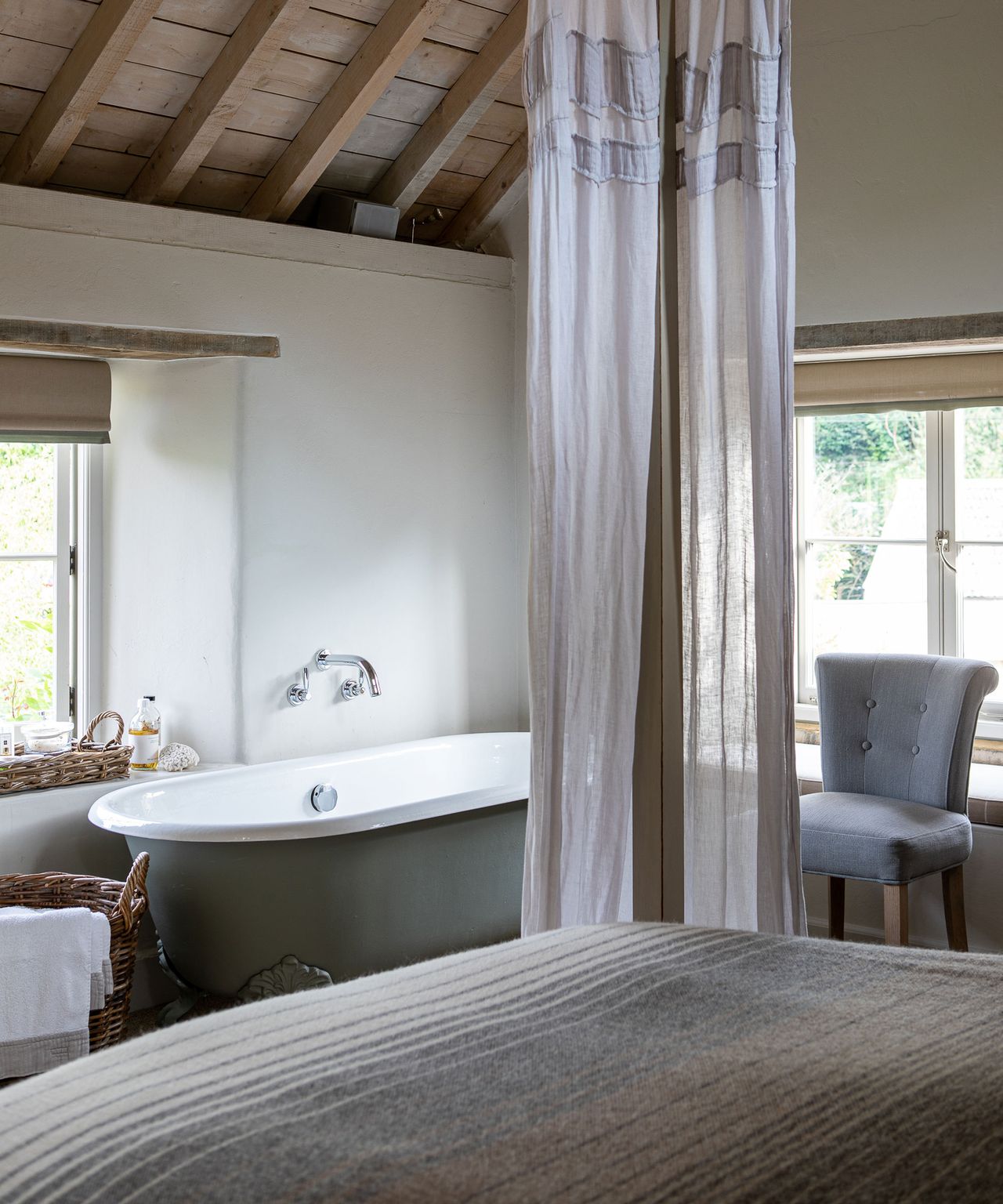 Master bedroom ideas with bath: 13 designs for a luxurious master suite ...