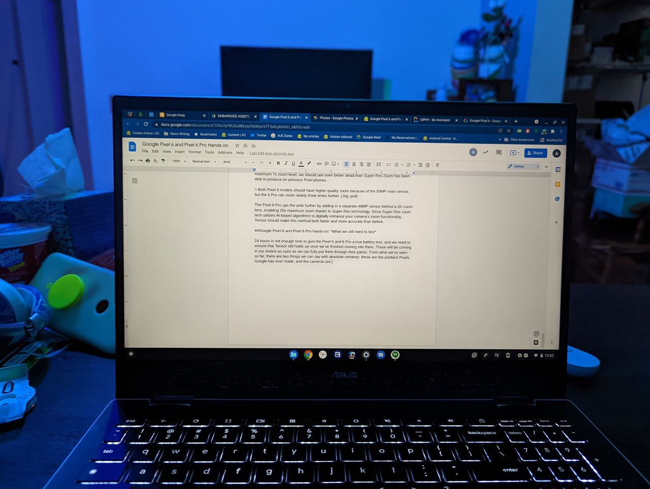 Pixel 6 Camera Samples Detail On Touchscreen in Dark Conditions