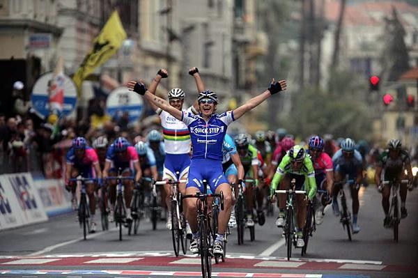 Boonen celebrates Pozzato's win
