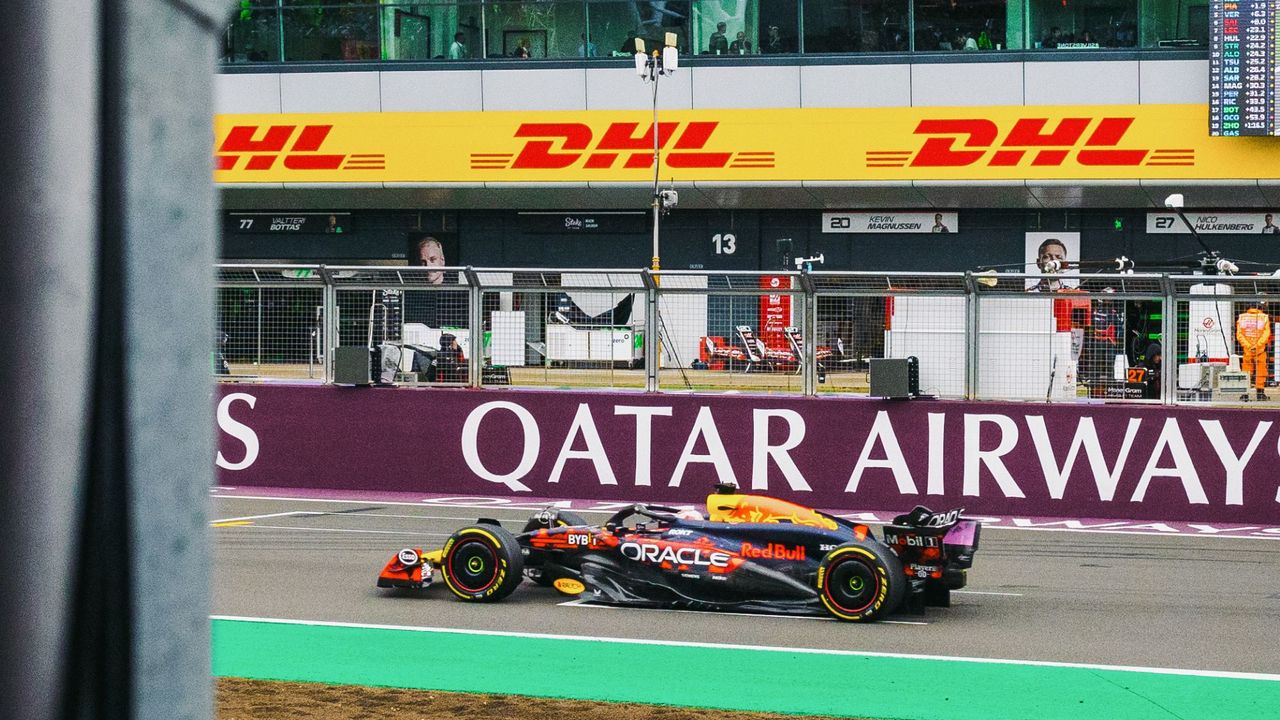 Red Bull F1 car on the Hamilton Straight