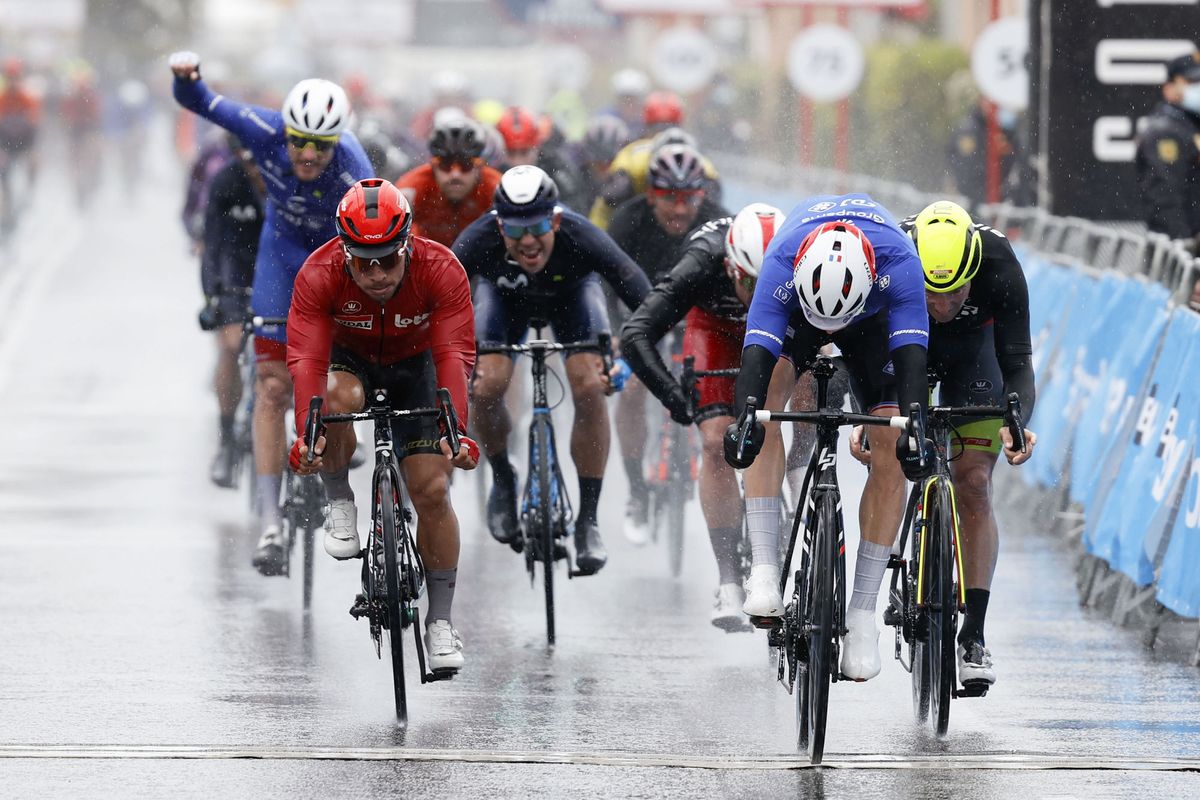 Volta a la Comunitat Valenciana 2021 - 72nd Edition - 2nd stage Alicante - Alicante 179 km - 15/04/2021 - Arnaud Demare (FRA - Groupama - FDJ) - Timothy Dupont (BEL - Bingoal WB) - Caleb Ewan (AUS - Lotto Soudal) - photo Luis Angel Gomez/BettiniPhoto&Acirc;&copy;2021