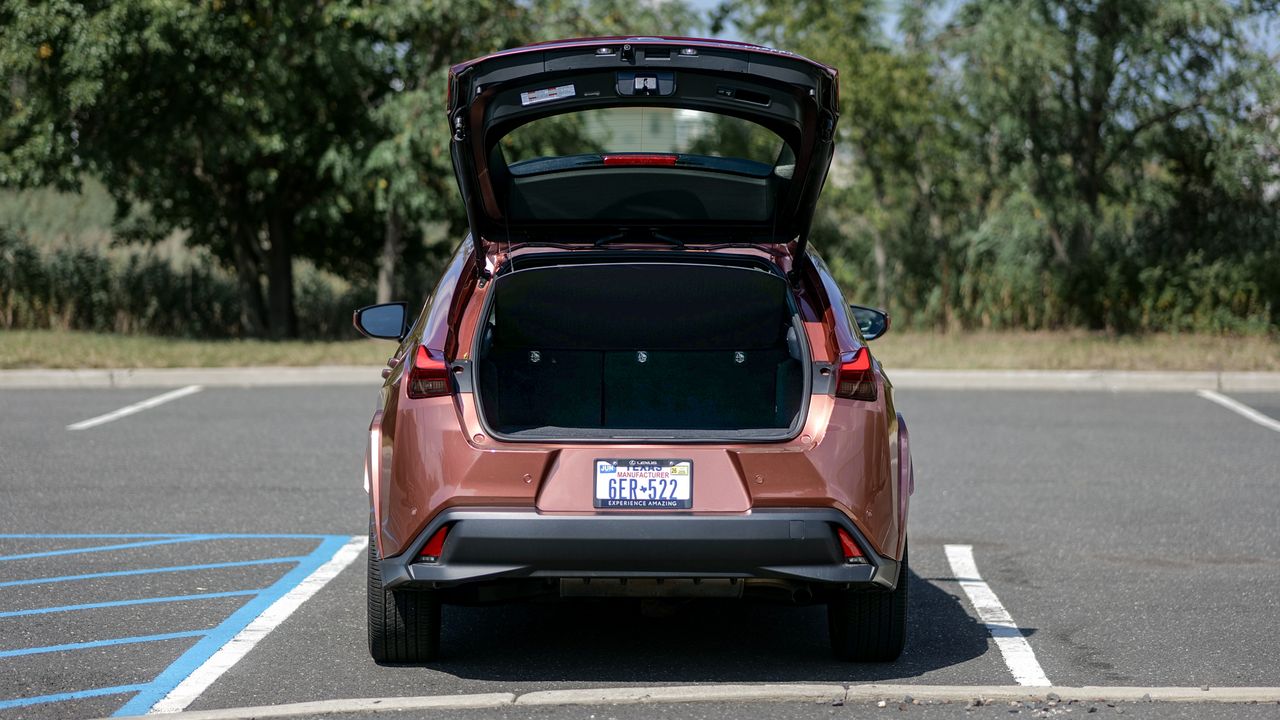 2025 Lexus UX 300h test drive.