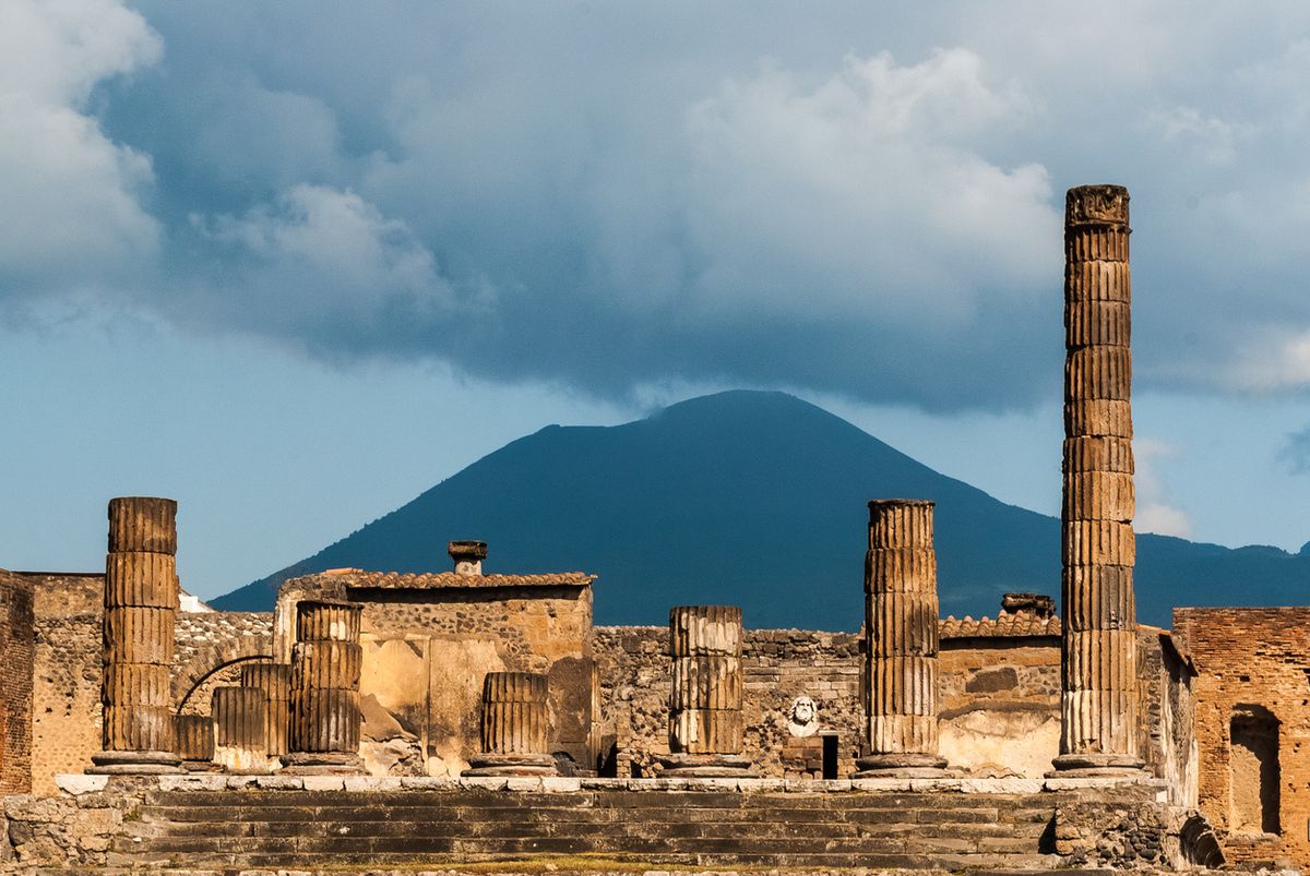 Archaeologists discover man who miraculously survived the eruption of ...