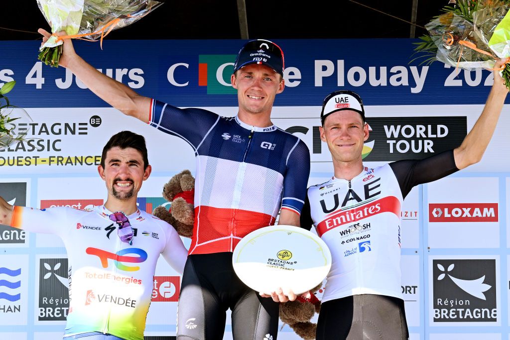 Bretagne Classic-France Ouest podium (l-r): second place Mathieu Burgaudeau (TotalEnergies), winner Valentin Madouas (Groupama-FDJ) and third-place Felix Gro&szlig;schartner (UAE Team Emirates)