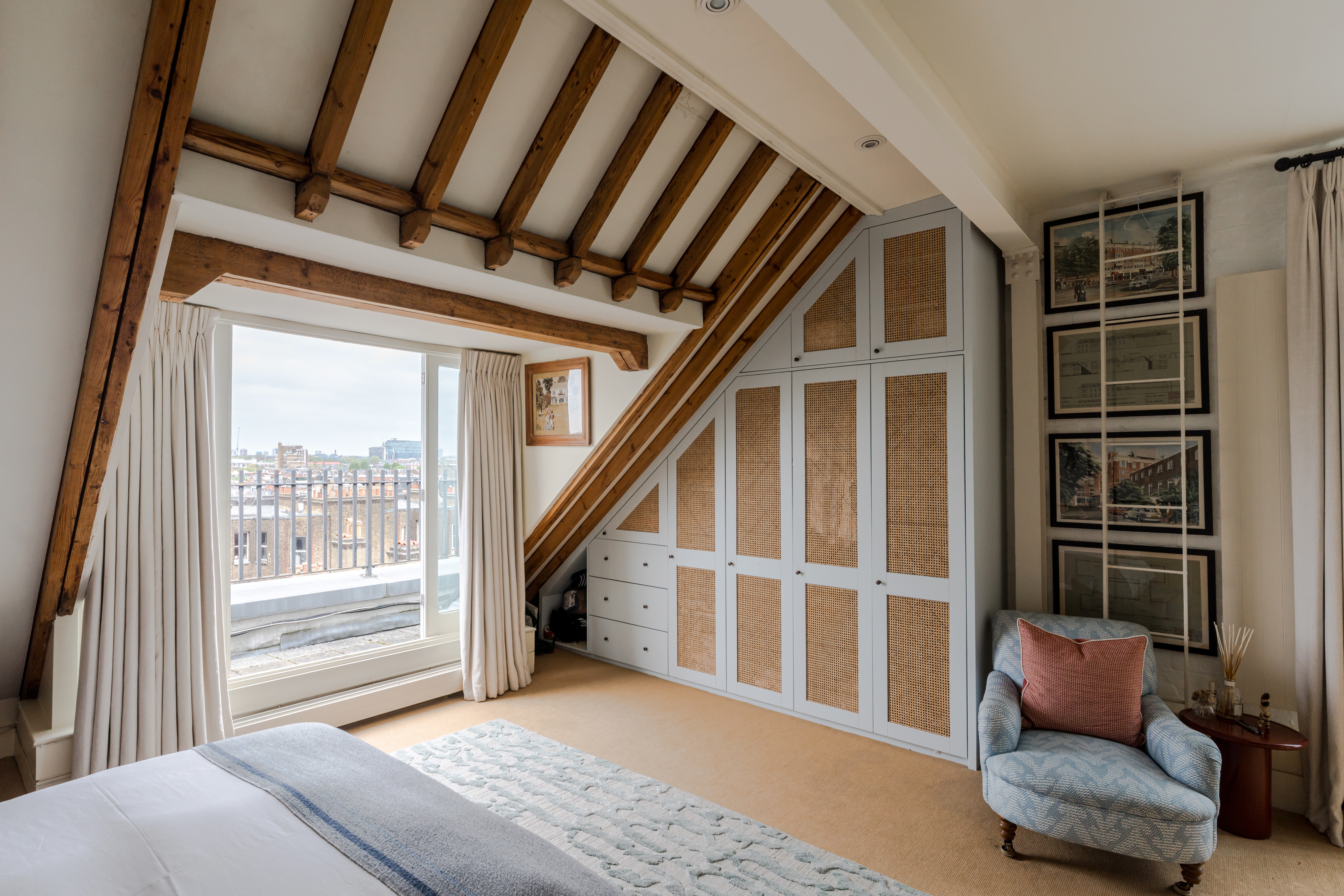 Three bedroom penthouse in Fulham, London