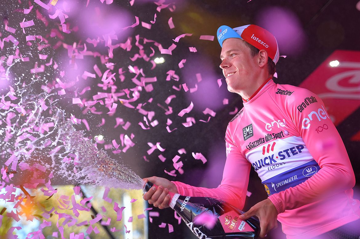 Bob Jungels celebrated another day earned in pink after stage 5 of the Giro d'Italia.