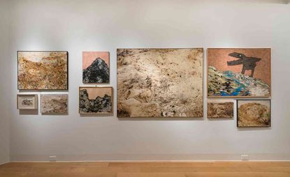 意大利艺术家恩里科·巴伊(Enrico Baj)是卢森堡与达扬(Luxembourg & Dayan)纽约画廊回顾展的主题，这是自1971年以来在美国的首次回顾展