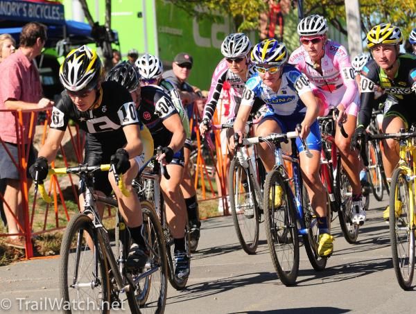 Andrea Smith (Ladies First Racing) gets the hole shot