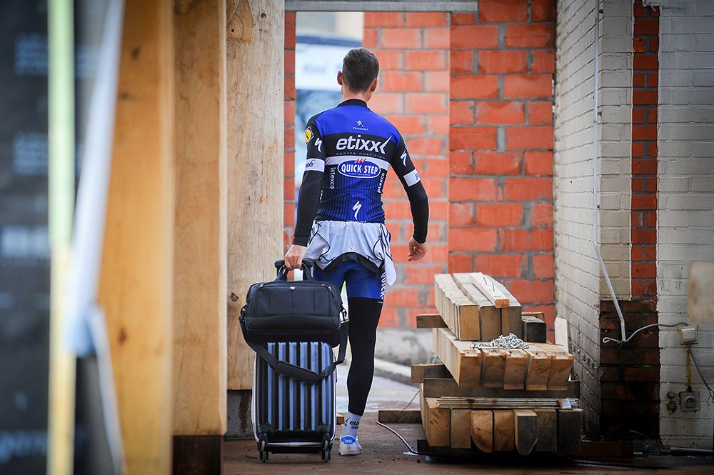 Tony Martin (Etixx-Quickstep) heads off