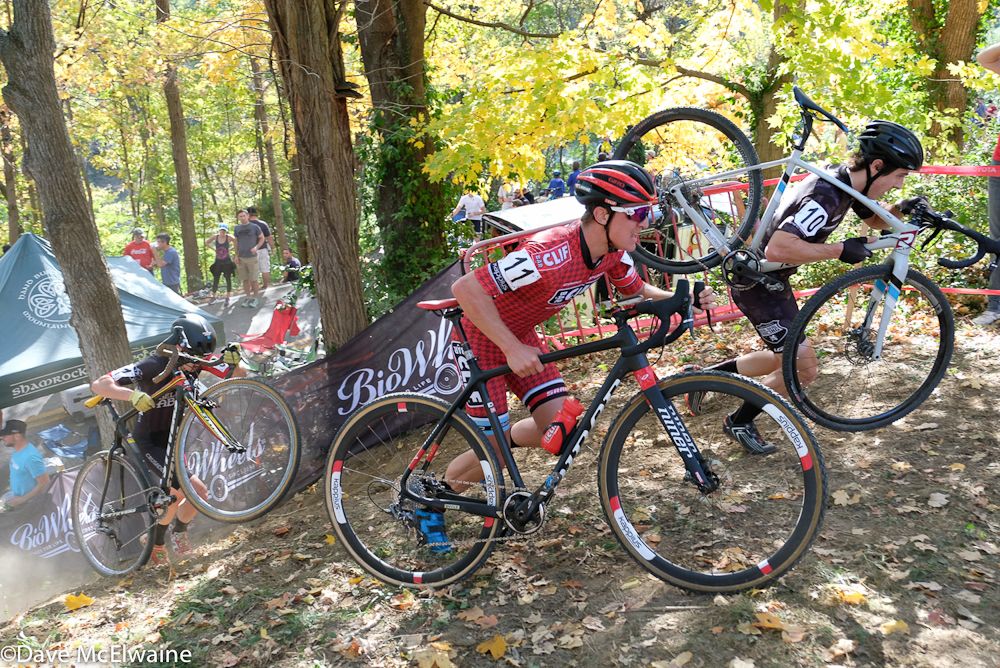 Garrett Gerchar (Cliff Bar) pushing his bike on the run-up