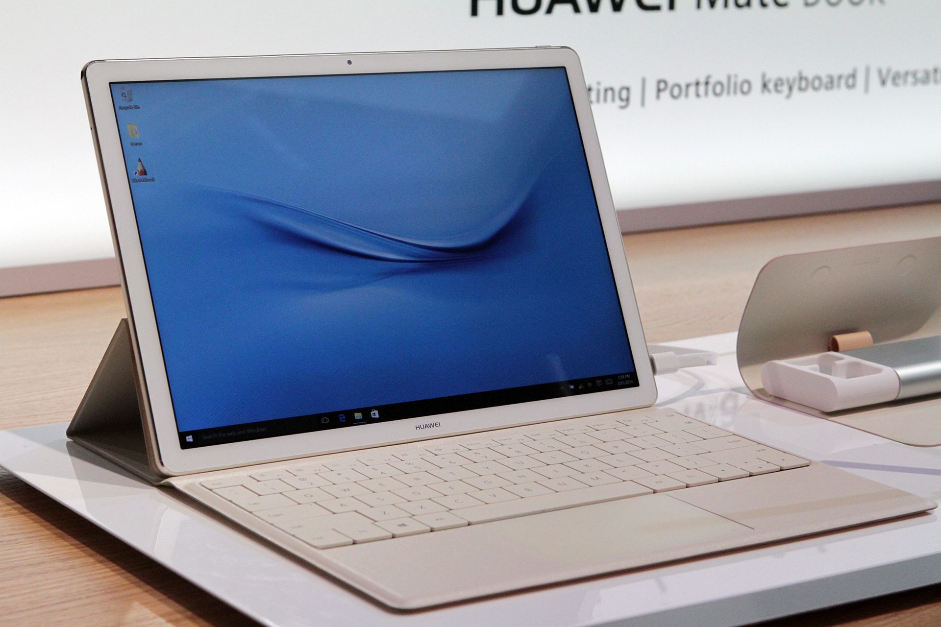 Huavei Computer Huawei Invades PC Market With Surface-Style MateBook | Tom's Hardware