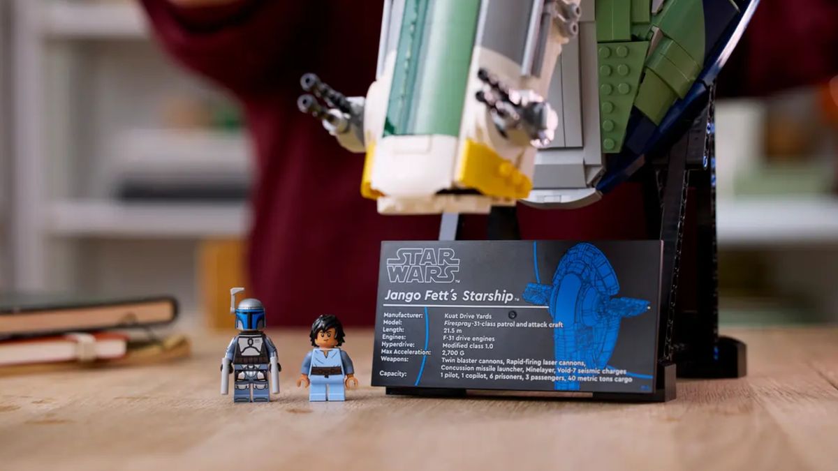Lego Jango Fett's Firespray-Class Starship plaque and minifigure close-up