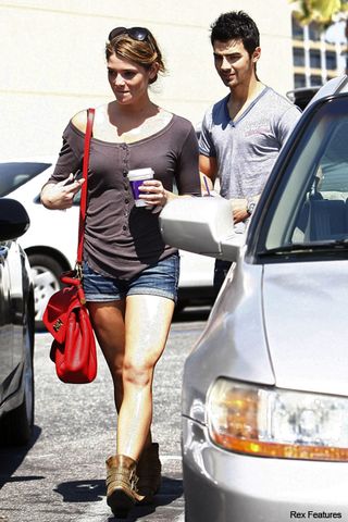 Spotted! Ashley Greene and Joe Jonas on a daytime date - Pics, pictures, LA, Hollywood, dating, couple, romance, coffee, shop, celebrity, Twilight, Jonas Brothers, news, Marie Claire