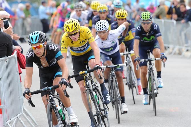 Porte leads Froome on the Alpe d'Huez lap 1