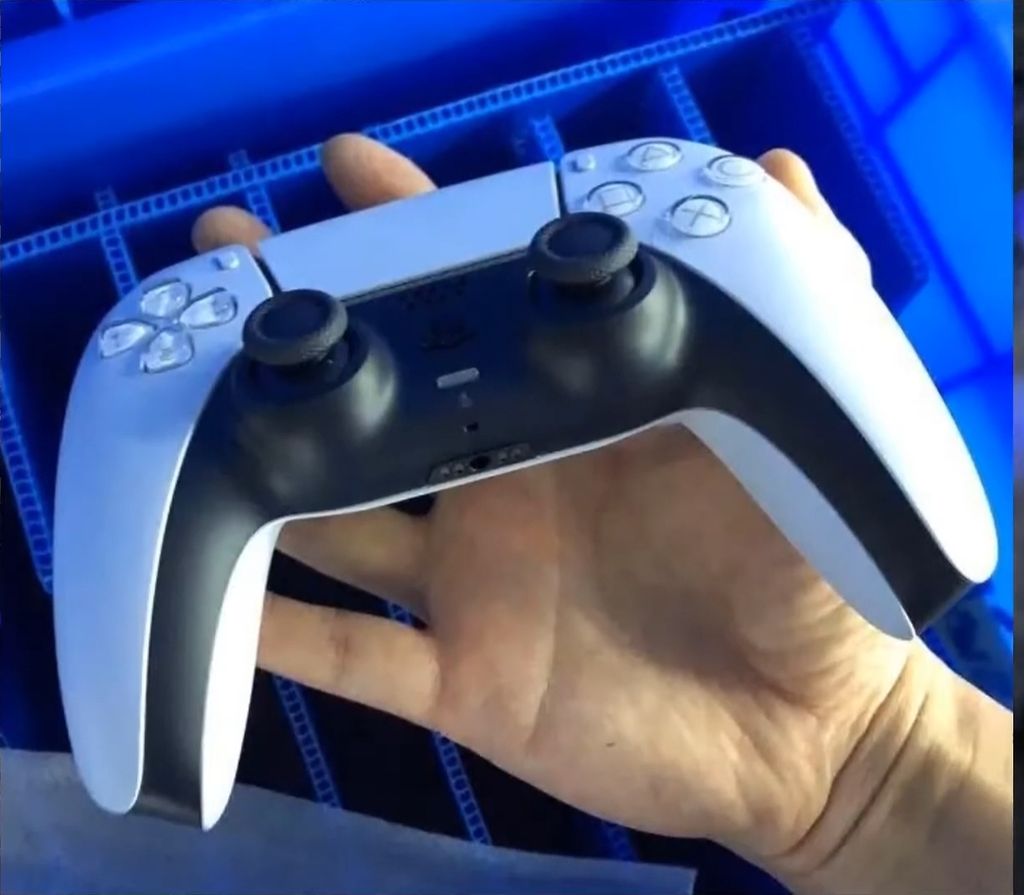 PS5 DualSense controller leaks — and it looks like a futuristic ...