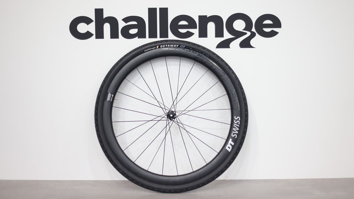 Details of the new Challenge Getaway XP gravel tire