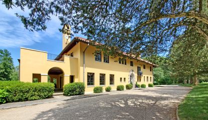 Exterior of Mark Twain's house