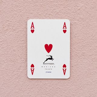 The laminated playing cards from Modiano
