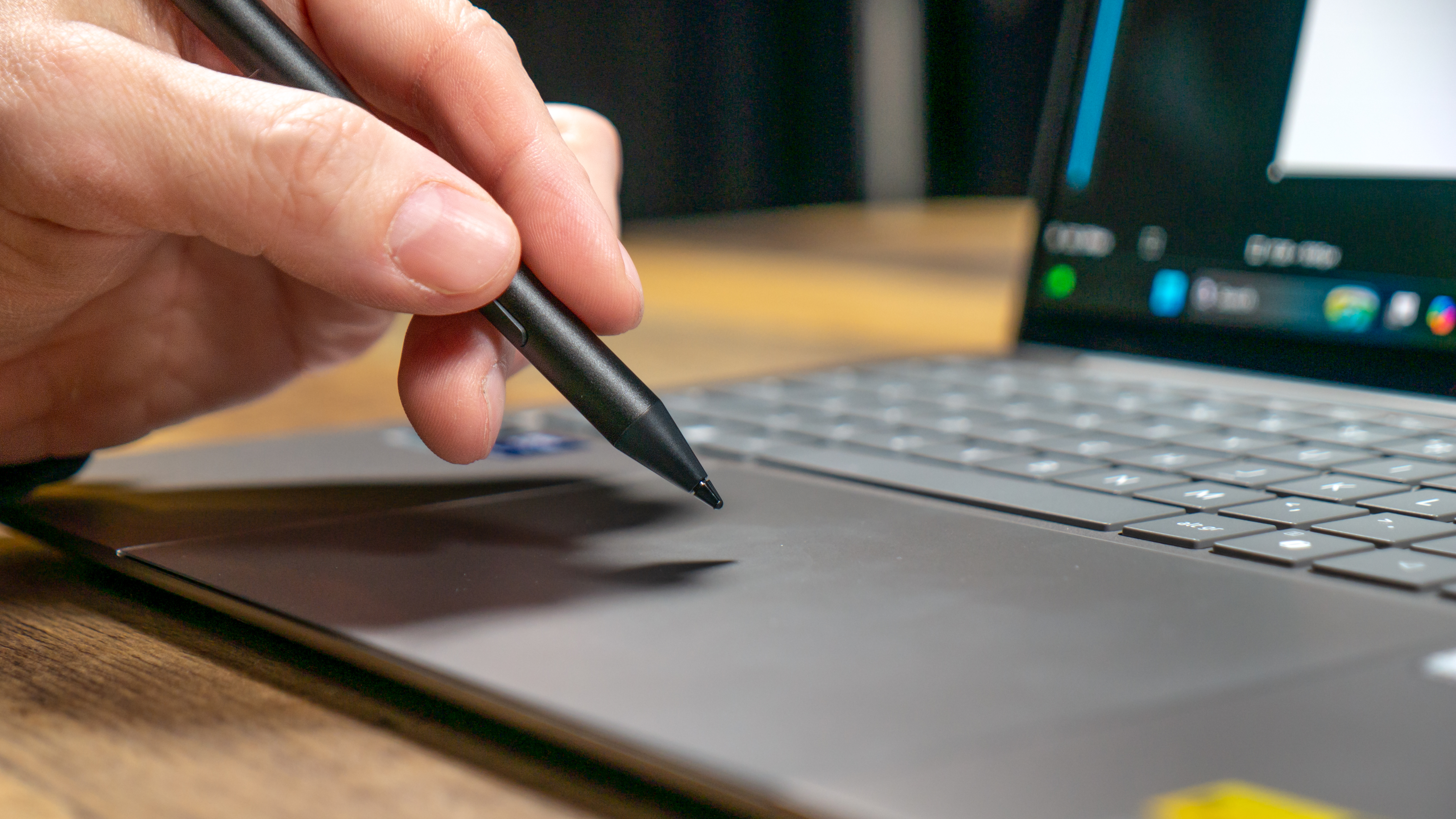 Acer Swift 16 AI (2026) stylus