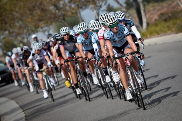 Lauren Hall (TIBCO) leading the team to protect the yellow jersey.