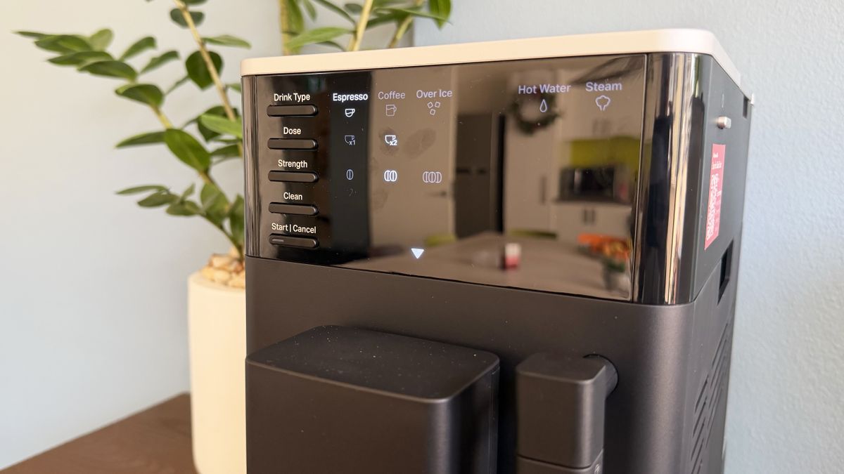 KitchenAid KF2 coffee machine in lifestyle setting