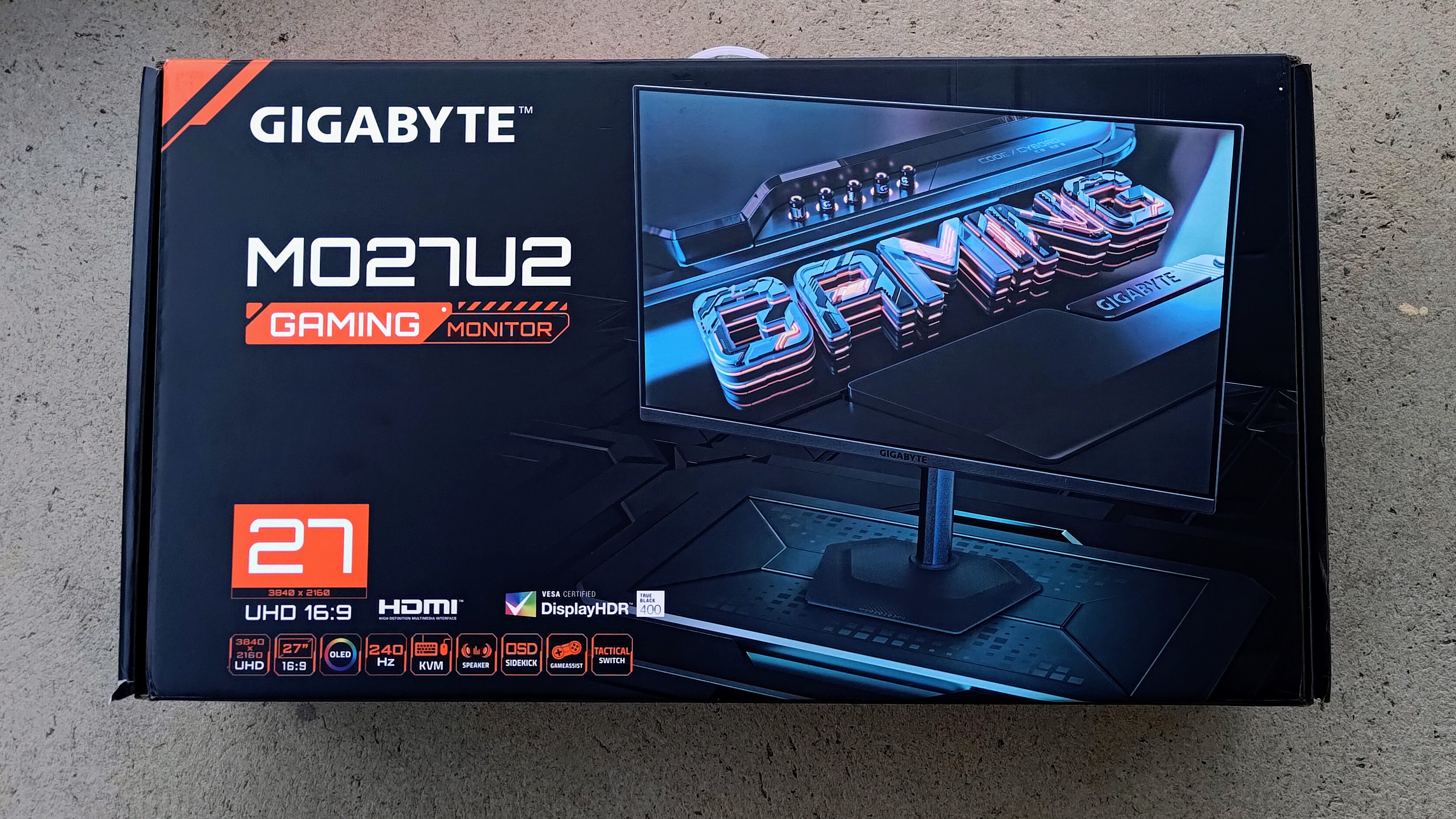 Gigabyte MO27U2 Gaming Monitor box