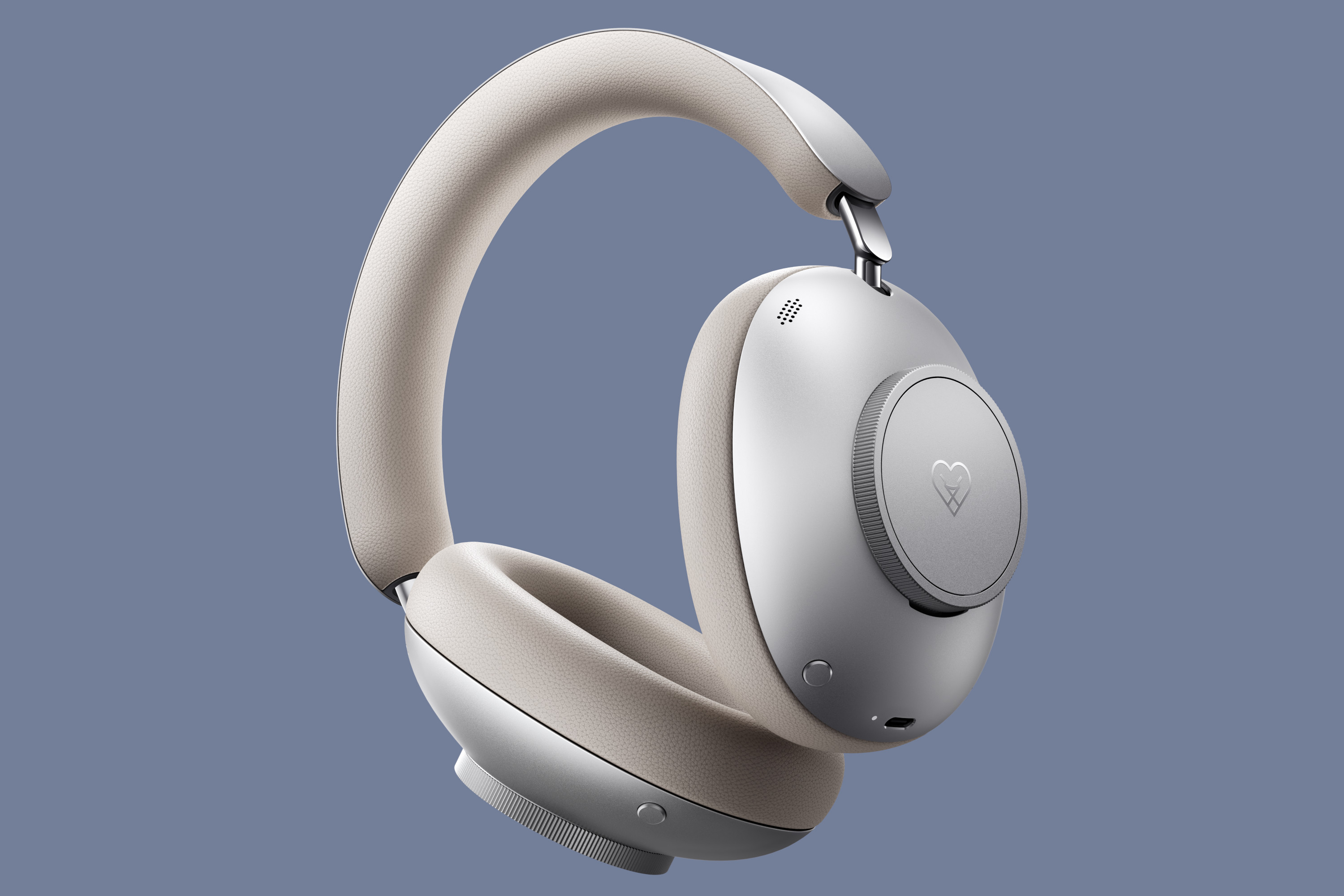 Loewe leo headphones in moonlight beige