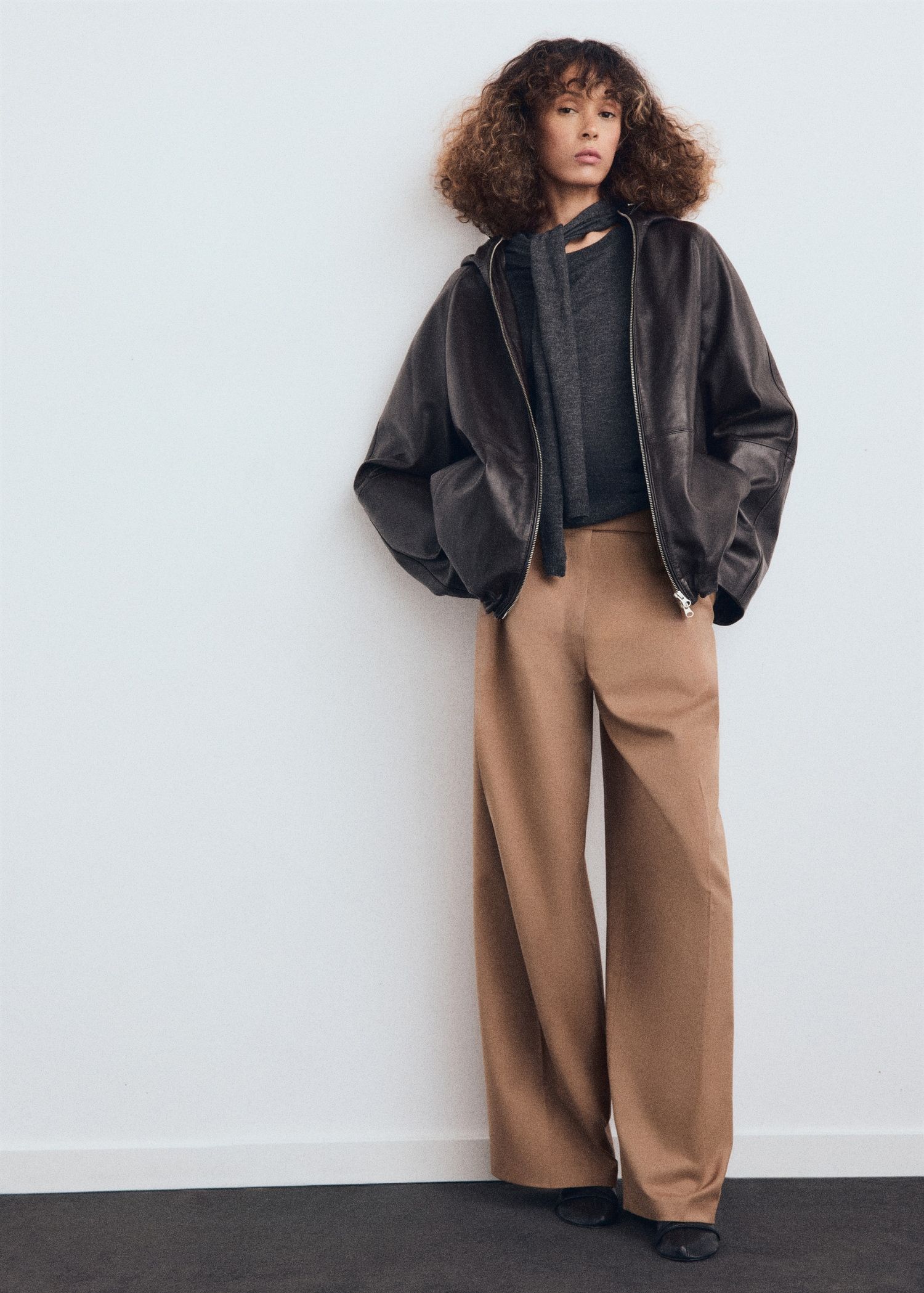 Straight-Leg Pleated Trousers With Front Fly - Women | Mango Usa