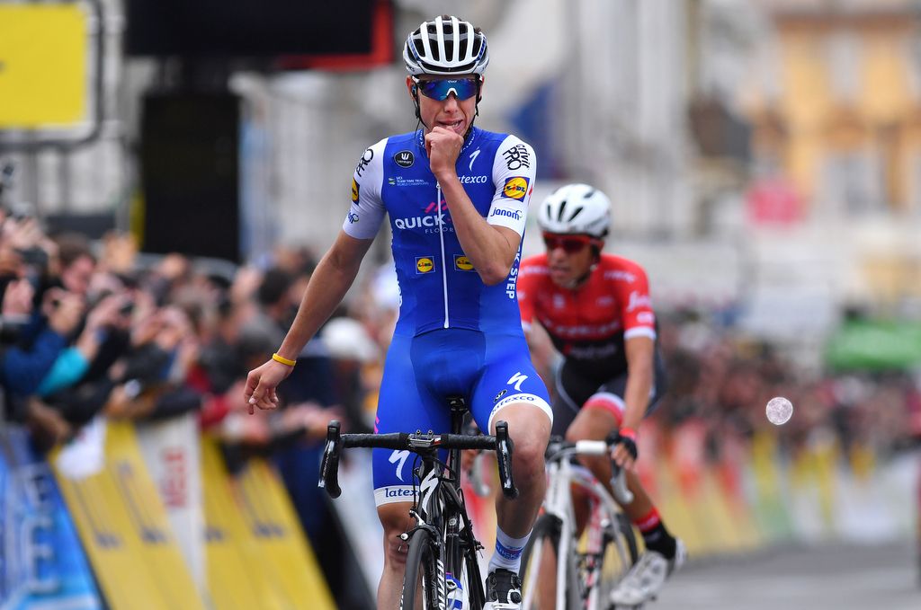 David de la Cruz takes the win to deny Alberto Contador the bonus seconds he needed for the win