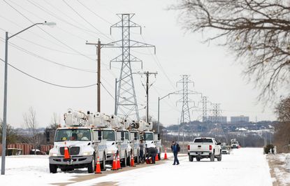 Power workers in Fort Worth