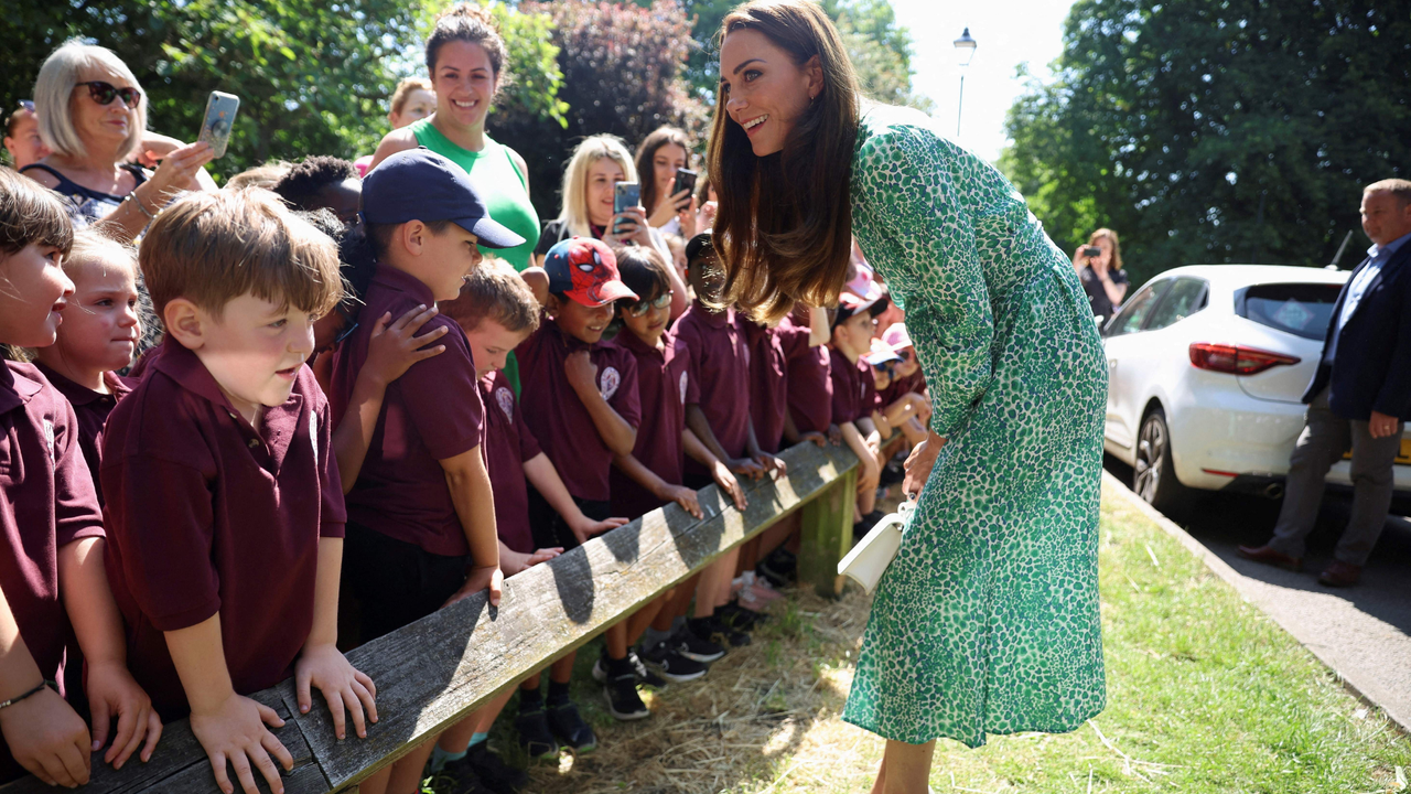 Britain&#039;s Catherine, Princess of Wales meets with children as she arrives outside the Riversley Park Children&#039;s health centre in Nuneaton, on June 15, 2023.