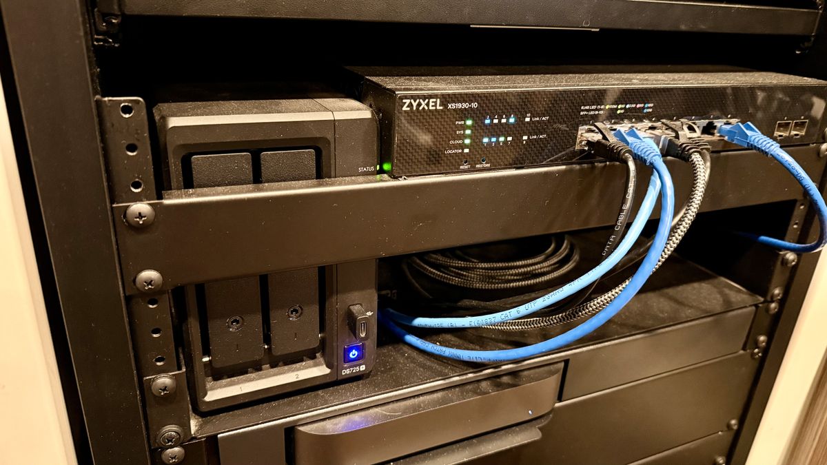 Synology DS725+