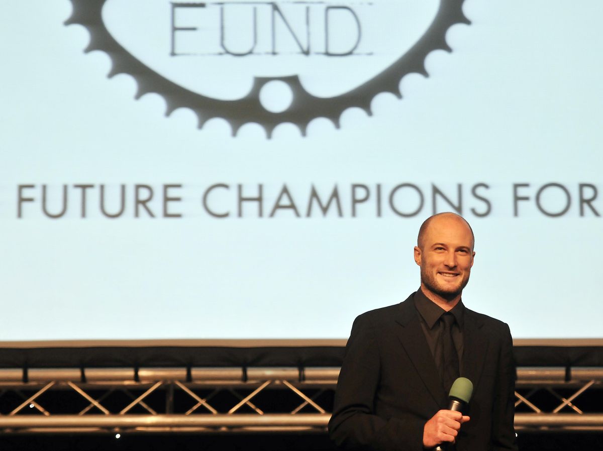 Steve Cummings takes to the stage