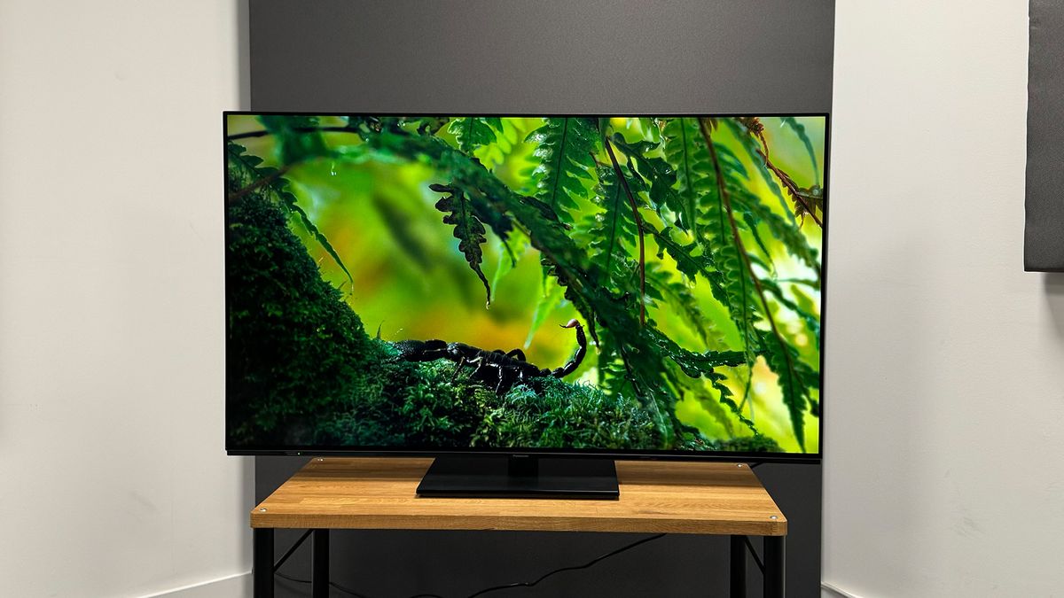 4K TV: Panasonic MZ980