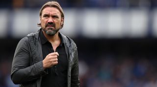 LIVERPOOL, ENGLAND - SEPTEMBER 25: Daniel Farke the head coach / manager of Norwich City during the Premier League match between Everton and Norwich City at Goodison Park on September 25, 2021 in Liverpool, England. (Photo by Robbie Jay Barratt - AMA/Getty Images)
