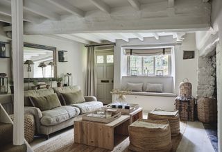 country living room ideas - white ceiling beams