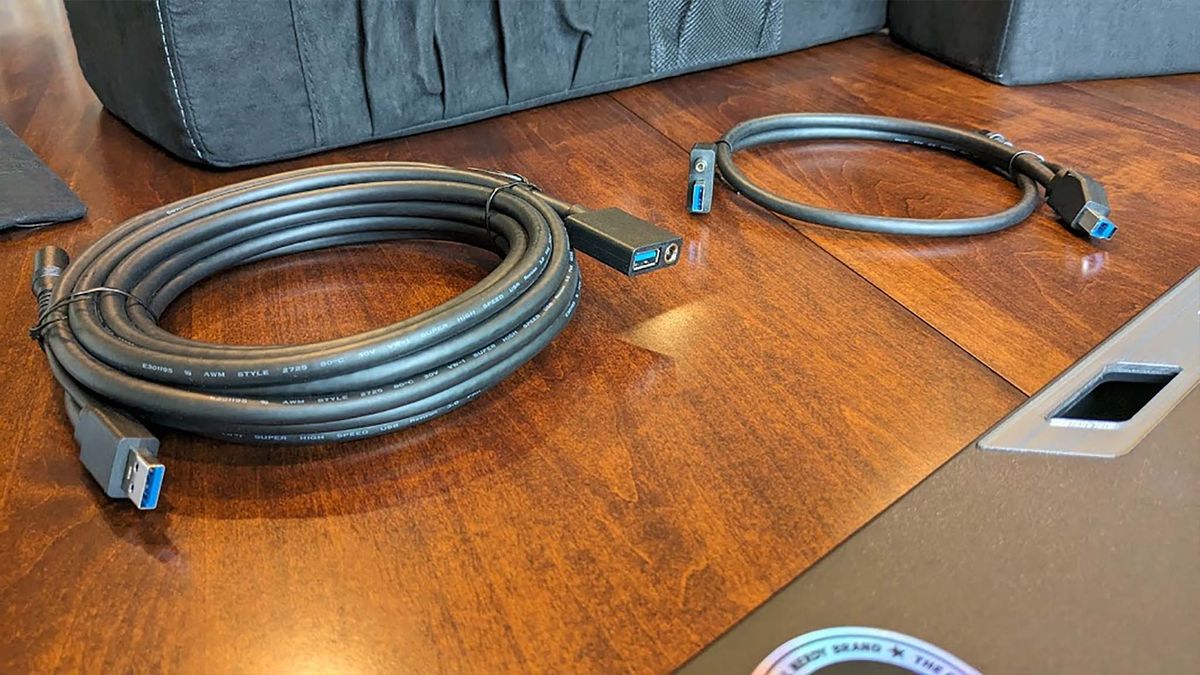 NerdyTec Couchmaster Cycon2 cables.