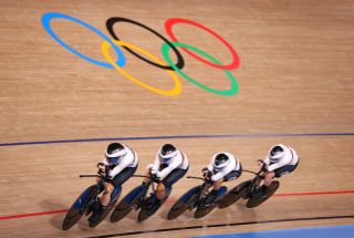Women's Team Pursuit - Olympics: Germany beat Great Britain to win gold in women's team pursuit