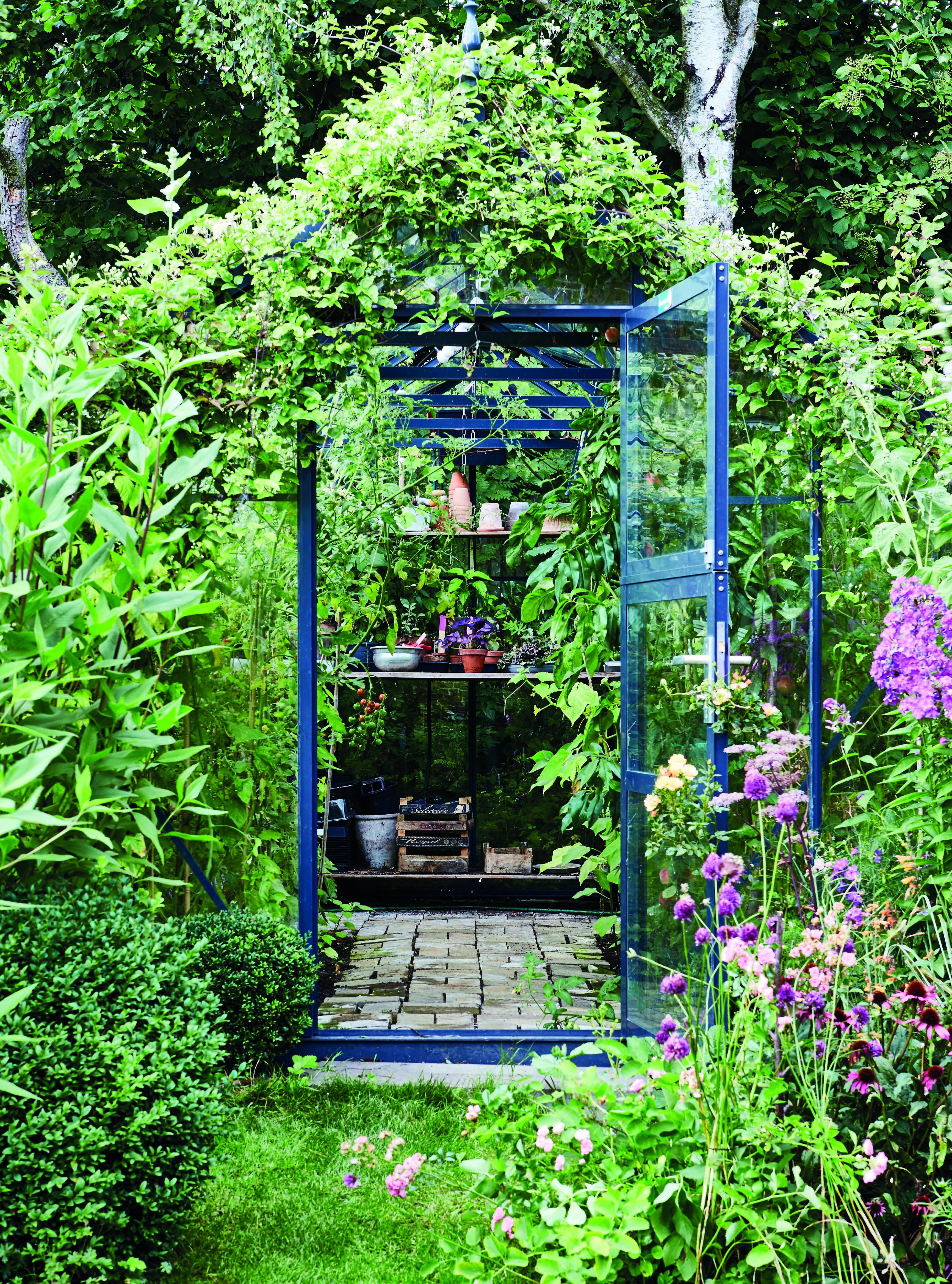 Garden greenhouse