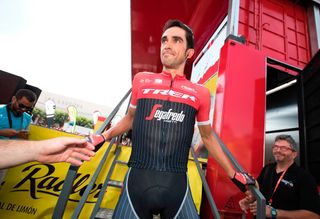 Alberto Contador signs in for the start of stage 7 at the Vuelta