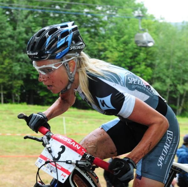 Amanda Sin riding in the top ten