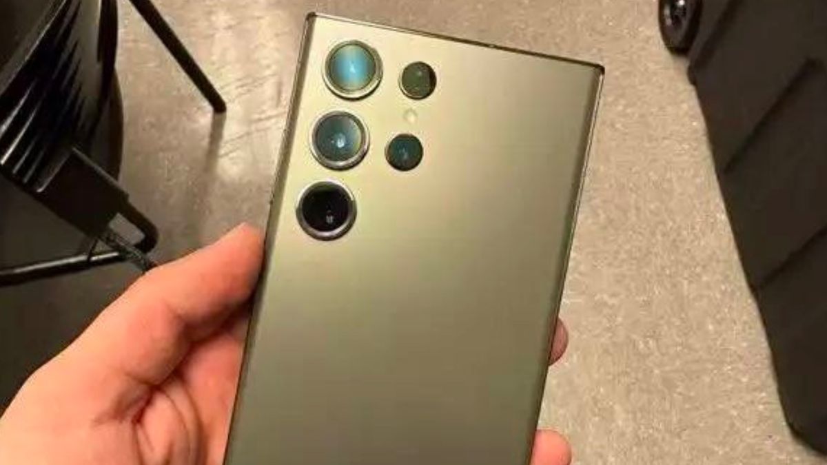 A cropped image of an alleged Galaxy S23 Ultra handset, from the back