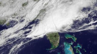 central-florida-severe-storm-110331-02