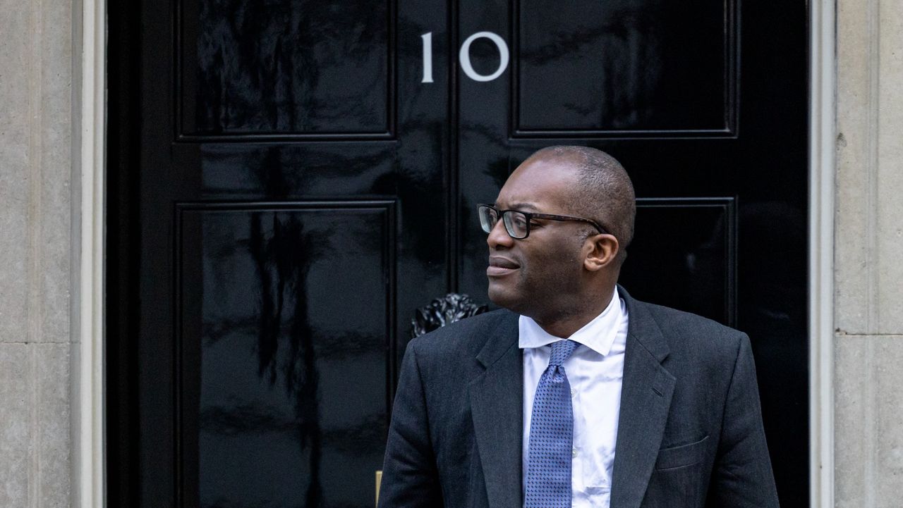 Kwasi Kwarteng outside Downing Street