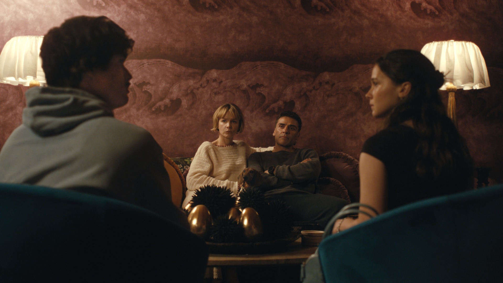 Charles Melton as Austin Davis, Carey Mulligan as Lindsay Crane-Martin, Oscar Isaac as Josh Martin, Cailee Spaeny as Ashley Miller in episode 202 of Beef